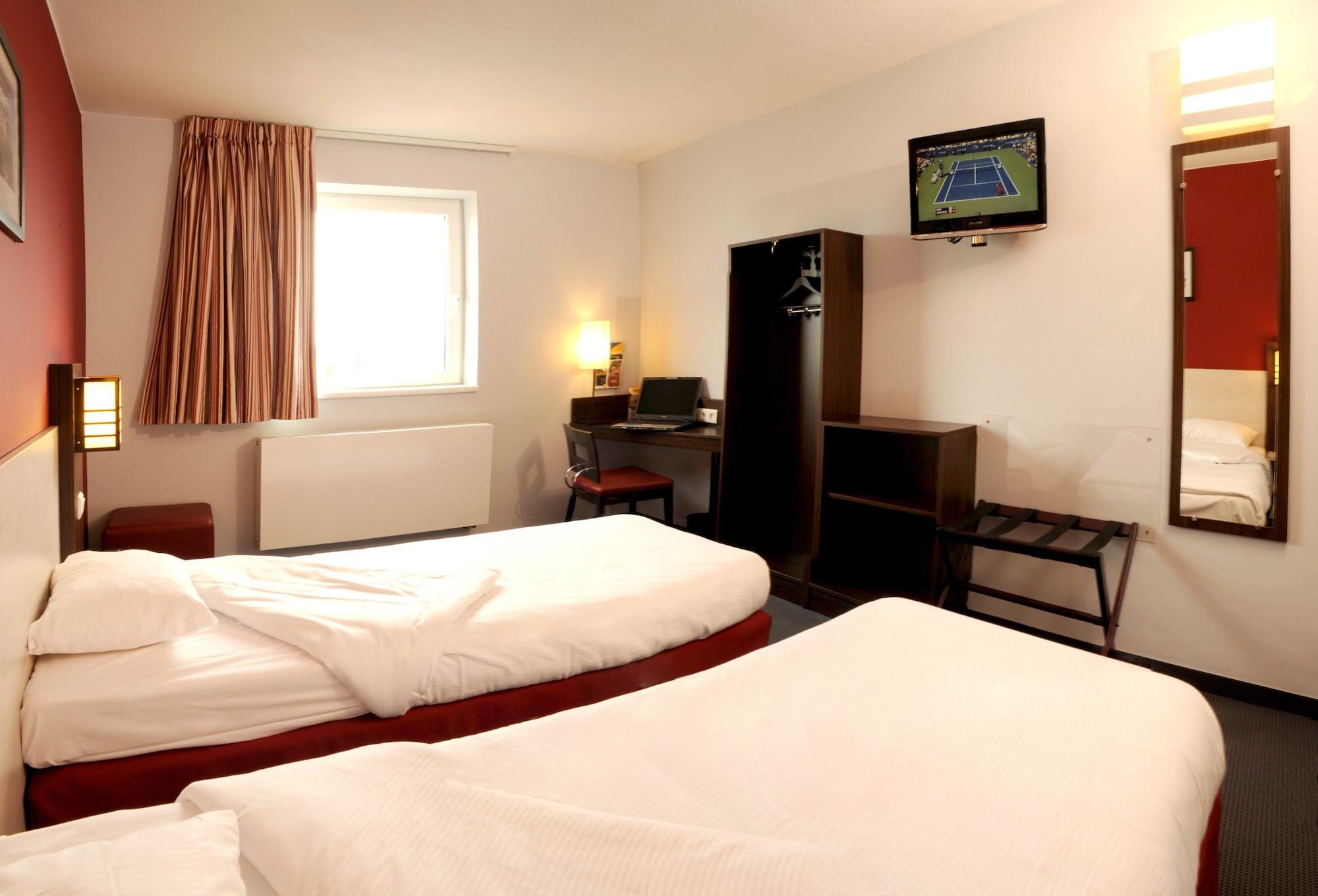 Dc Hotel Charleroi Airport Exterior photo