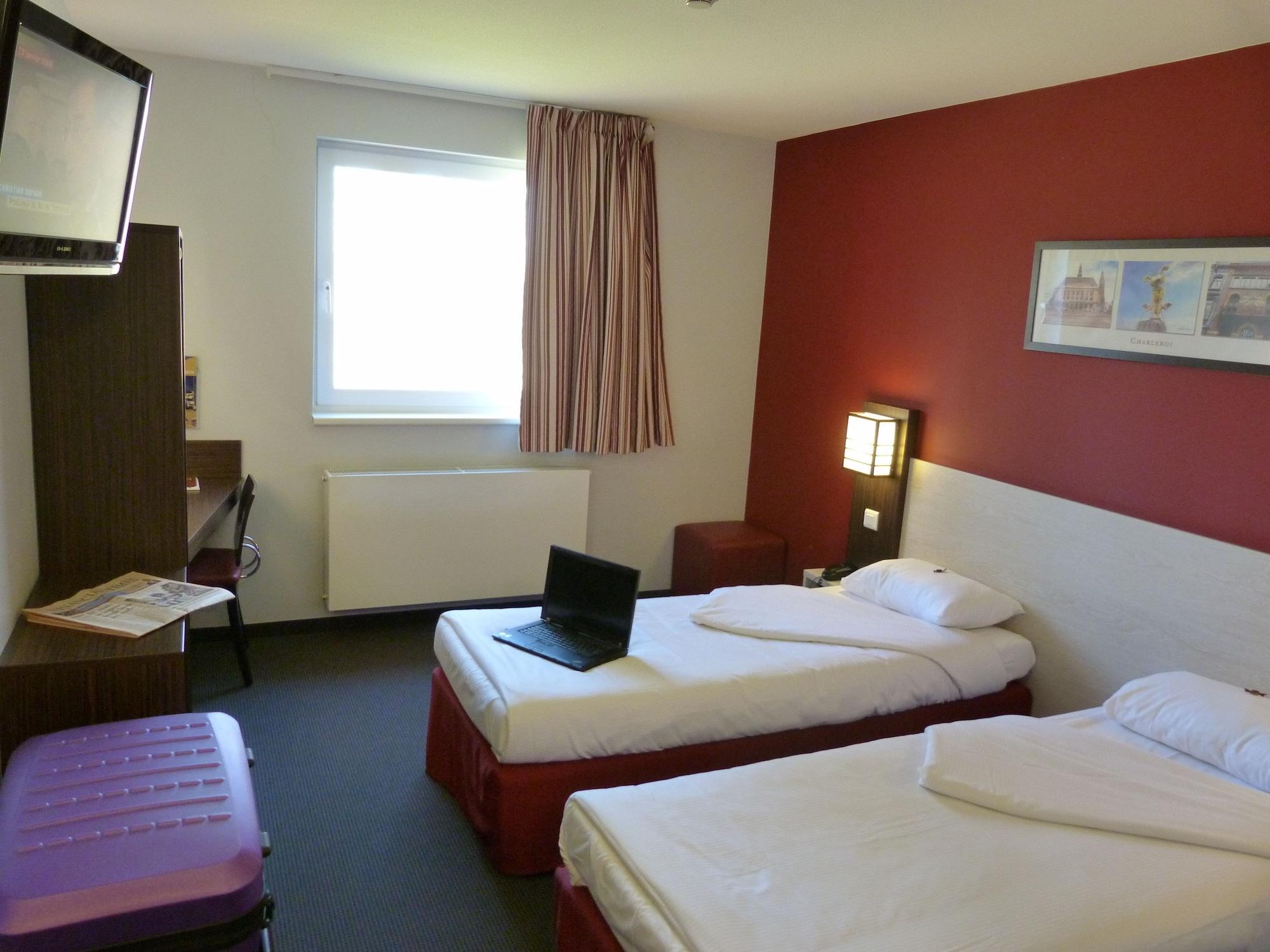 Dc Hotel Charleroi Airport Exterior photo