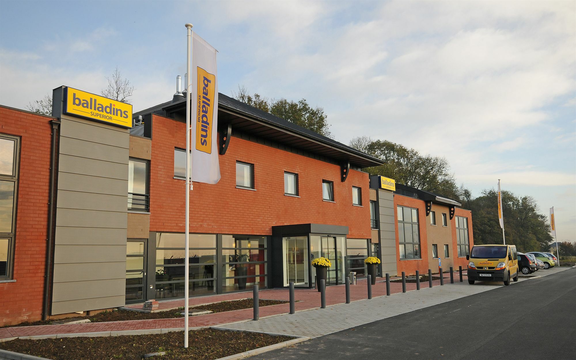 Dc Hotel Charleroi Airport Exterior photo
